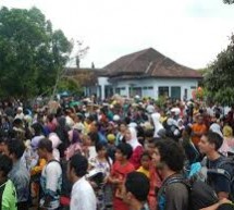 Ferry monopoly leaves hundreds stranded in Labuan